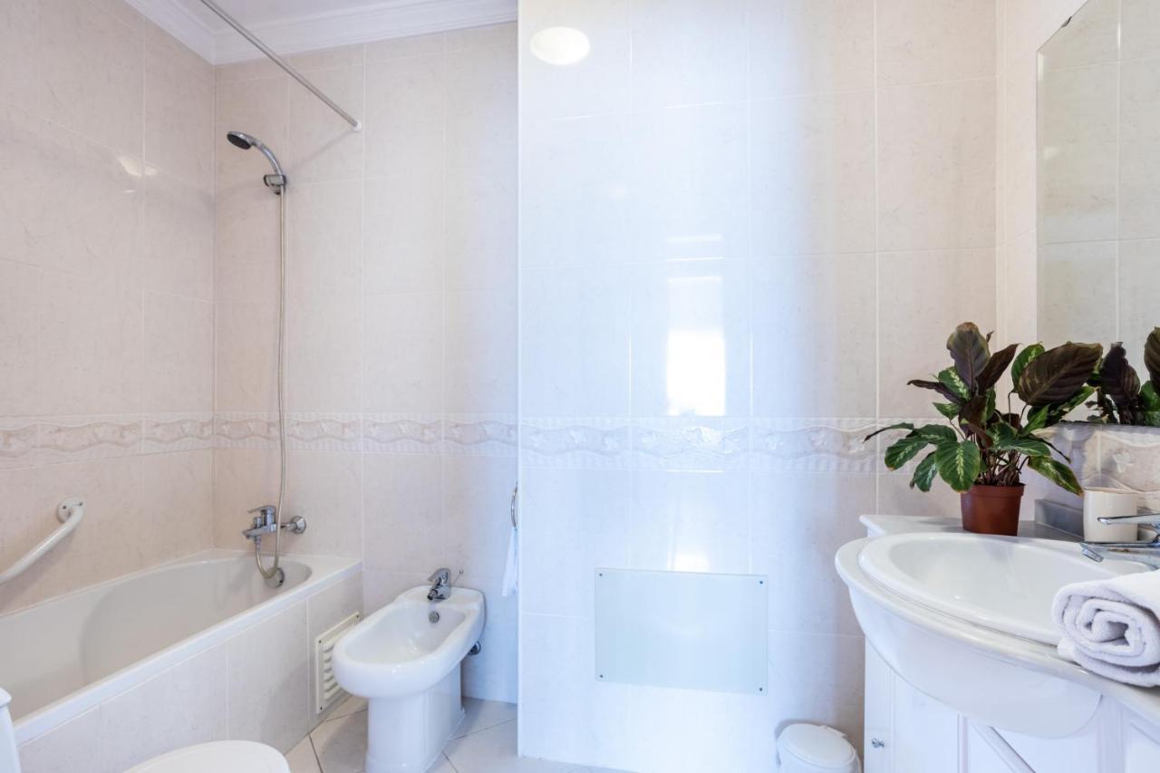 Top Floor Apartment With Great Views! Albufeira Dış mekan fotoğraf